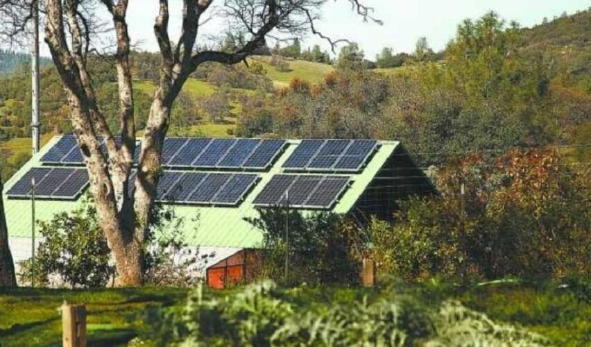 Harness Solar Power in Modern Ranch Homes Effortlessly