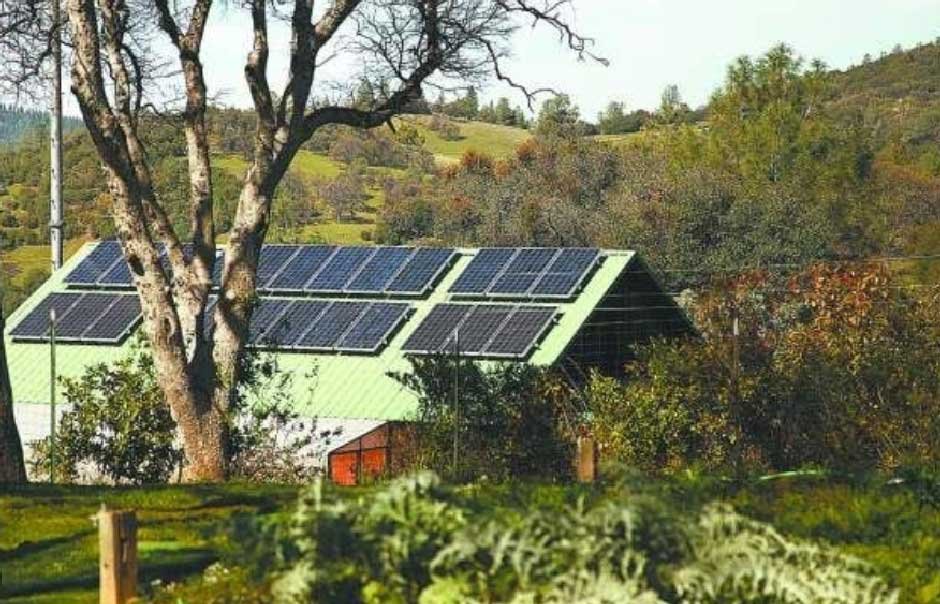 Harness Solar Power in Modern Ranch Homes Effortlessly